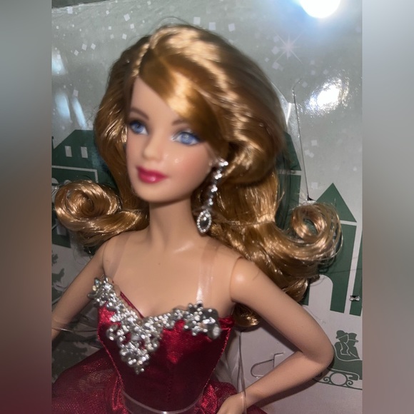 2015 Holiday Collector Barbie ❤️ in box !! ✨ - Picture 7 of 11